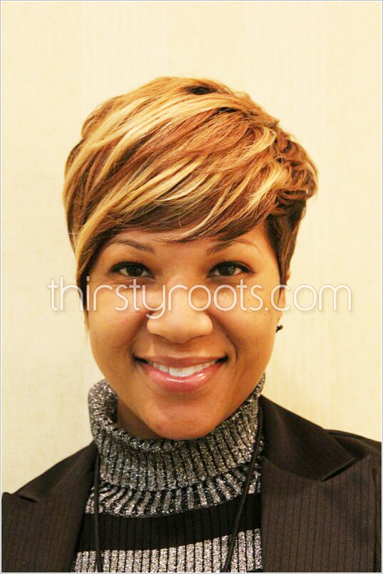 short haircut with highlights honey blonde