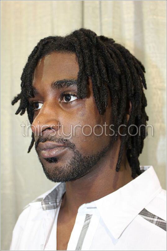 and this is a great picture of short dreadlocks worn by a black man