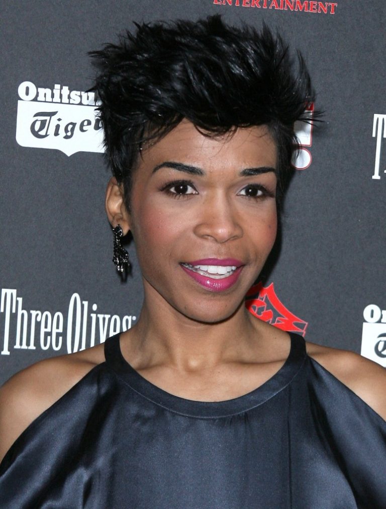 michelle williams high sculpted haircut 2010 Black